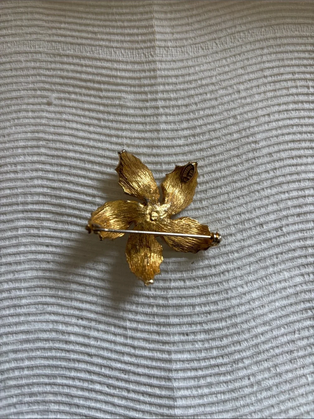 Benedikt ny vintage Gold-tone Flower Brooch with Turquoise Bead Cluster -